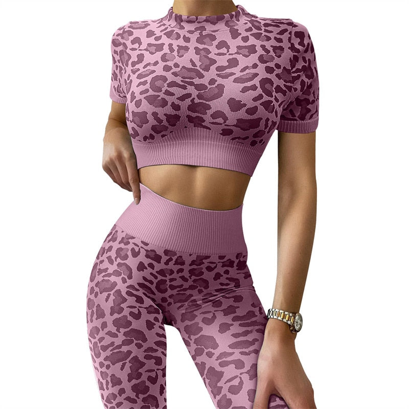 Seamless Yoga Suit Women Fitness Suits Leopard Print Short Sleeve Crop Top Tight Hip Lift Pants Yoga Set  Women Sport Suits